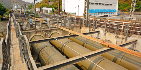 Tuberos · Instalación / Mantenimiento Tuberías Industriales Somosierra · Soldadura y Unión de Tuberías